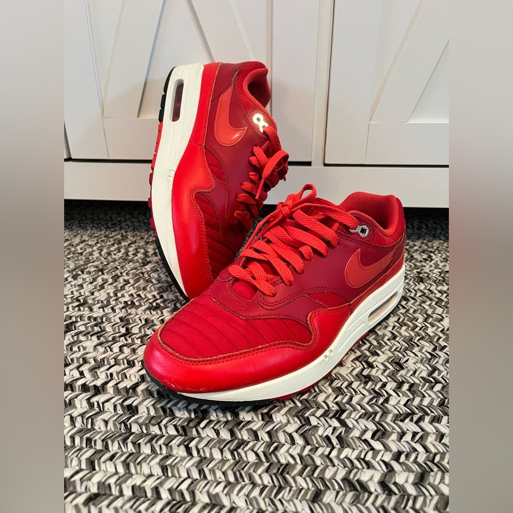 Nike Air Max 1 Red Leather Sneakers Men’s Size 7.5 Gym Red Low Top Running Shoes